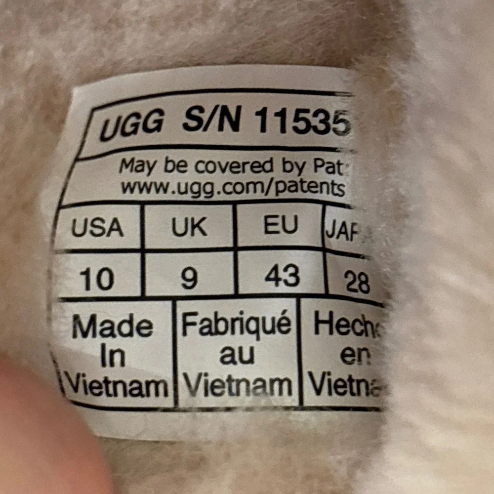 UGG excellent pre
